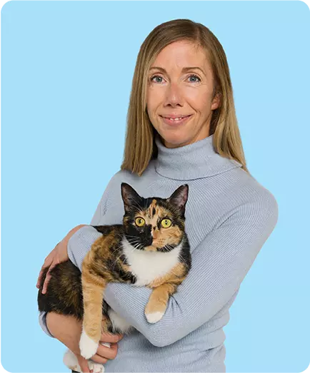 Elizabeth Spence and pet cat image